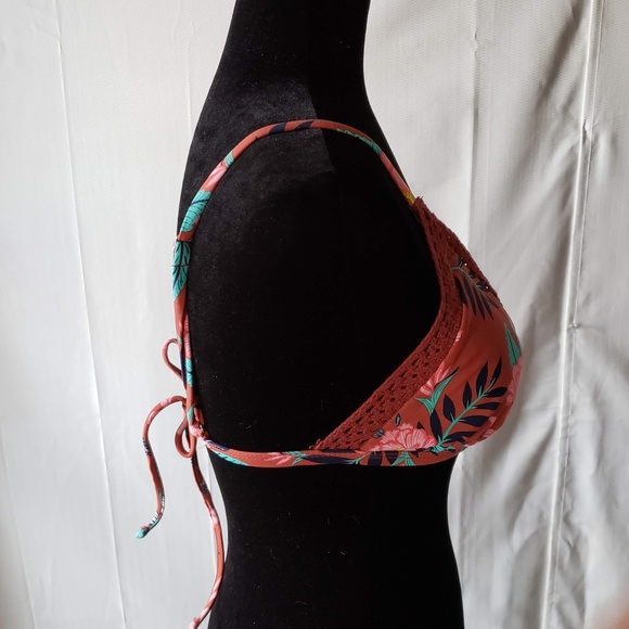Xhiliration Crochet Triangle Bikini Top - Picture 2 of 6